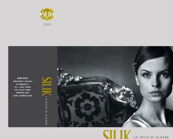 Элегантная женщина на фоне роскошного кресла, стиль и класс от Silik.