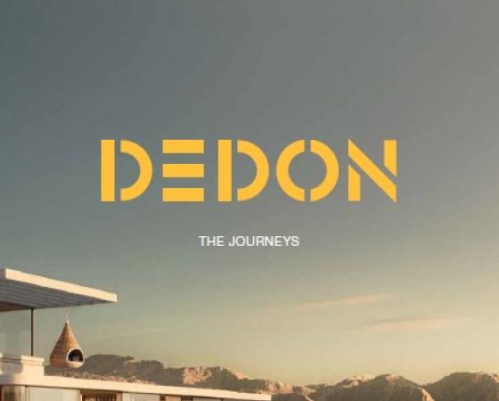 Современный дом на скале с видом на горы, брендирован как DEDON THE JOURNEYS.
