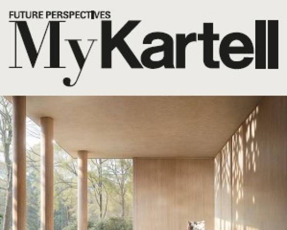 Современные стулья в минималистичном интерьере на обложке журнала MyKartell 2023.