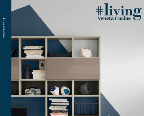 Современный интерьер с полками, столом и стулом от Veneta Cucine.
